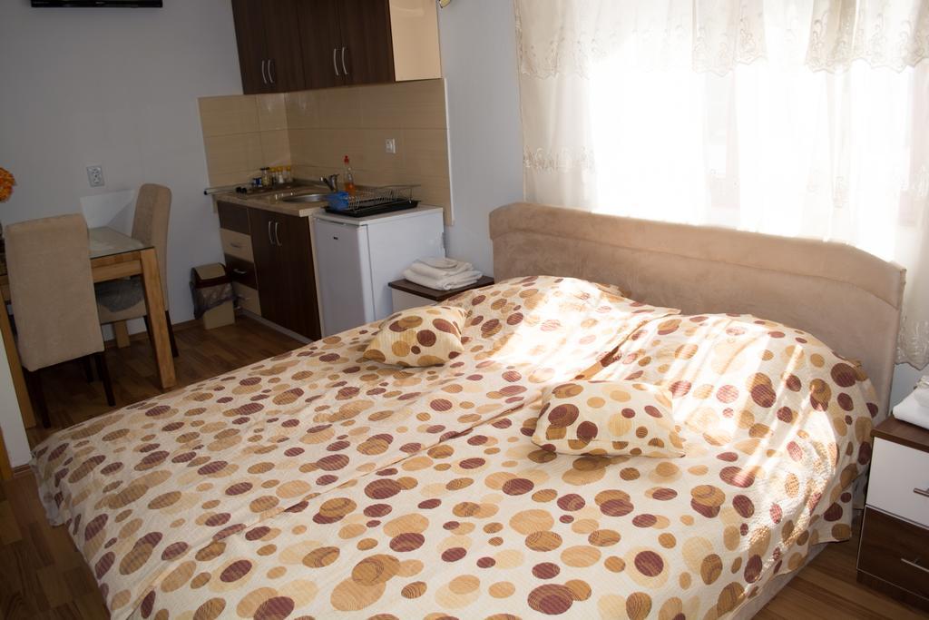 Villa Palma Guesthouse Mostar Quarto foto